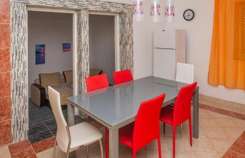 Cozy Home In Cista Velika With Wifi - Photo 5