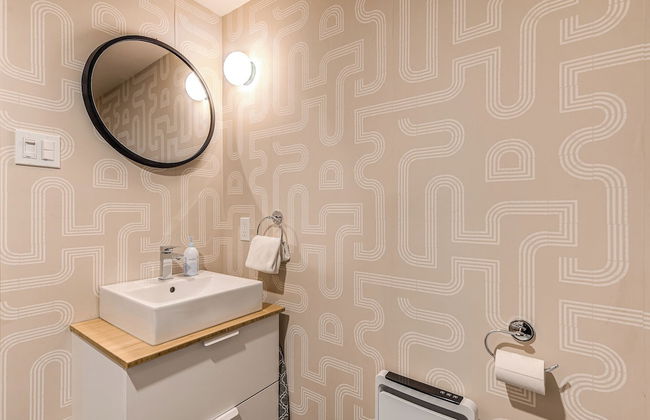 Quebec City 2 Bedroom Treasure - Photo 18