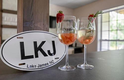 LKJ - Lakefront Home, Hot tub, Fire Pit, Games and Movie Room! - Foto 36