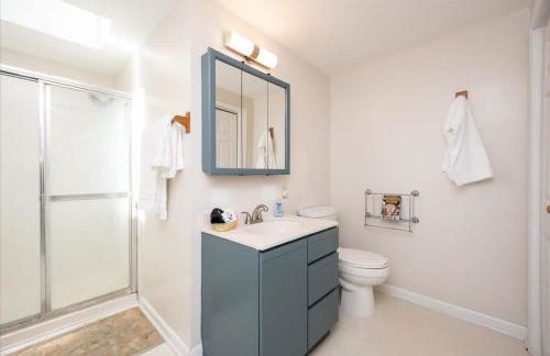 Quiet Retreat - Piano Firepit Peloton - 30 min to RTP - Photo 13