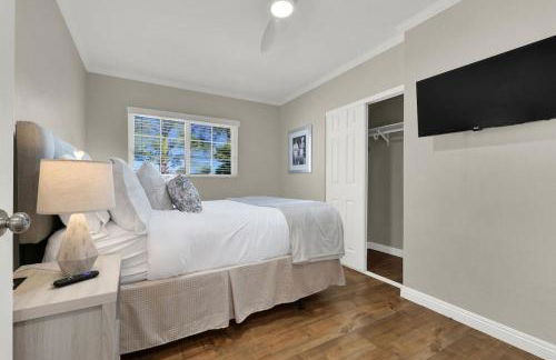 Spacious 4BR plus Den with Pool, Jacuzzi, BBQ, Near Strip - Foto 13