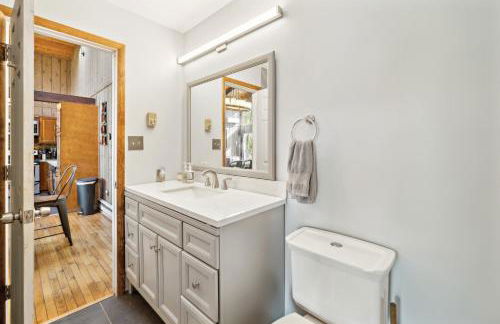 Charming Porter House in the heart of the Poconos chalet - Foto 24