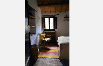 restored water mill with rockpools and waterfall - Foto 12