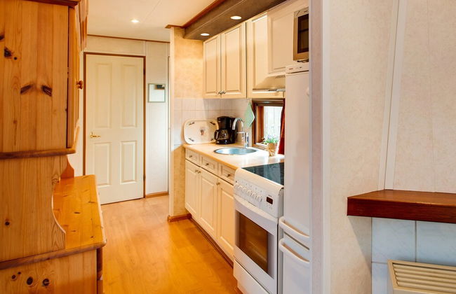 Chalet in Veluwe Near De Grote Ark - Photo 5