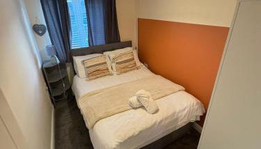 Spacious 3-Bed House - Sleeps 8 Garden & Parking - Foto 4