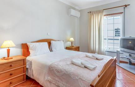 Luminous 3BDR Apartment W/Balcony by LovelyStay - Foto 3