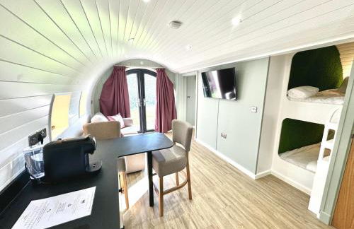 Hazel Hobbit Pod at Cowbridge Cabins - Photo 8