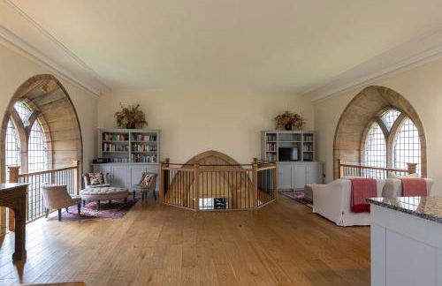Exceptional Grade II Listed Church Conversion - Foto 34