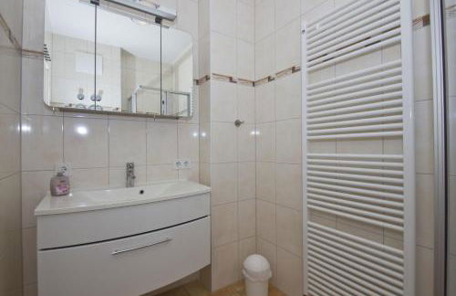 strandnah, gratis Nutzung vom AHOI Erlebnisbad und Sauna in Sellin - Kurparkresidenz FeWo10 - Foto 10