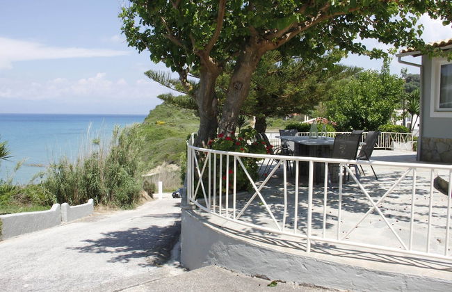 Villa in Corfu With Pool Near Gialos Beach - Photo 1