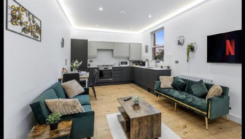 2 Bedroom Flat By Key Light Properties Short Lets & Serviced accommodation two minutes walk from Canada Water Station - Great for Contractors, Group and Family - Foto 3