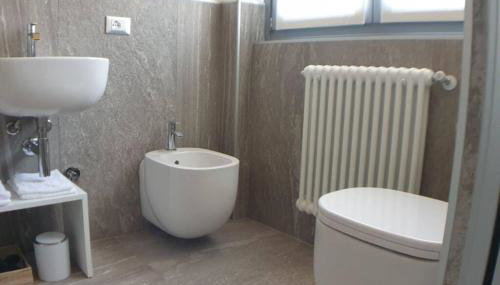 LA FINESTRA SUL FIUME-GRAZIOSA MANSARDA.CIR 014O74 - Foto 3