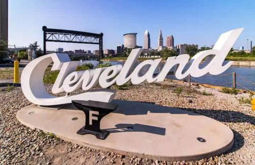 Spacious Riverfront Suite - Close to Downtown - Foto 22