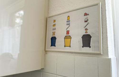 ImmoStay G#1 Ferienhaus - Parken & WiFi, 2 Balkone und 2 Bäder,4K - Foto 18