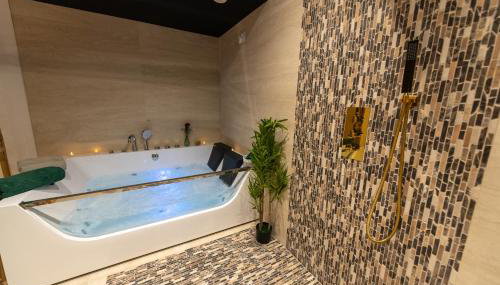 ZenKo Suite -Clim- Balnéo & Sauna privé - Hypercentre - Photo 4, Shower