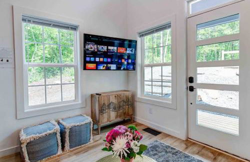 Luxury Modern Cabin with Hot Tub - Foto 9