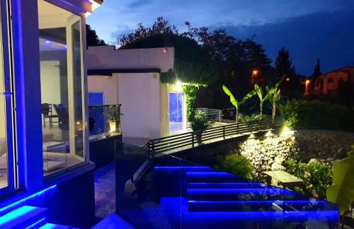 Luxury Villa with Jacuzzi and Swimming pool - Foto 15