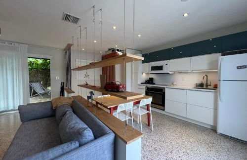 Cozy house close Brickell - Photo 3