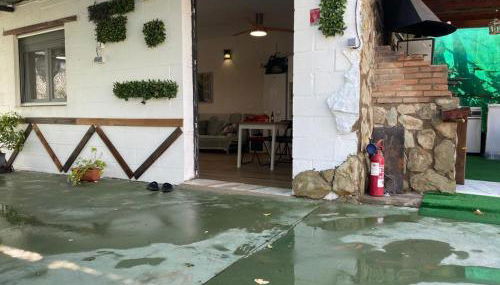 Guest house with shared pool. - Photo 3