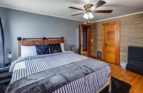 Spacious Home with In-Unit Laundry, Parking, 1GB WiFi, & Patio Deck - Foto 4