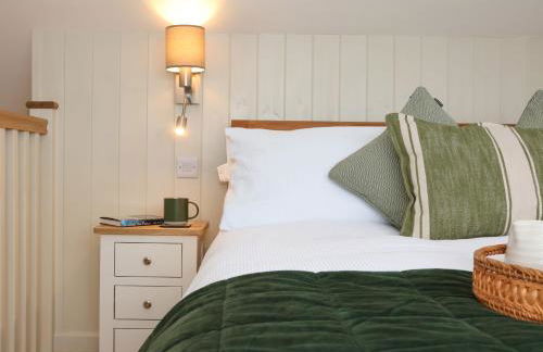 The Cabin at Ropewalk - Photo 11