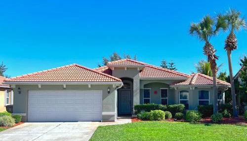 Lovely Lakeside 4-Bed Pool Home at Villa Sol-3125 - Foto 2