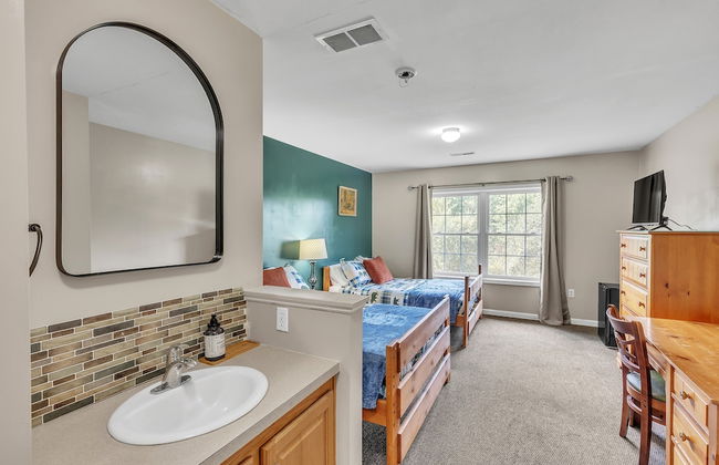 Green Goose Lodge - Studio Apt Sleeps 4 Condo - Foto 17