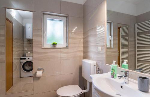 Three-Bedroom Holiday Home in Dabar - Foto 10