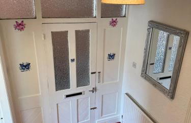 Large Traditional, Sleeps 8, 2 baths, Train, Tram, Pubs, Hucknall - Foto 38