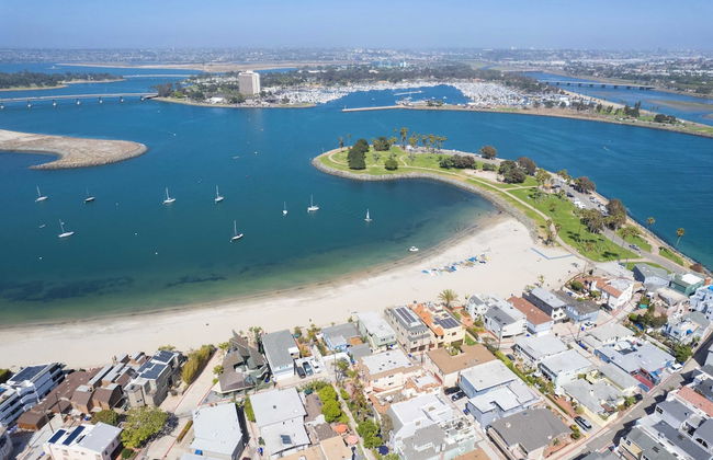 Mission Point 1 by Avantstay San Diego Beach House w/ Huge Patio & Fire Pit Walk to Beach! - Foto 22