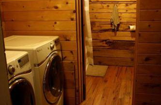 Cozy Cabin near Lake Ontario Ideal for a Family Retreat - Photo 16