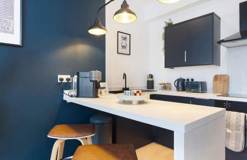 Central Location 3BR Home on Gladstone Street - Photo 19