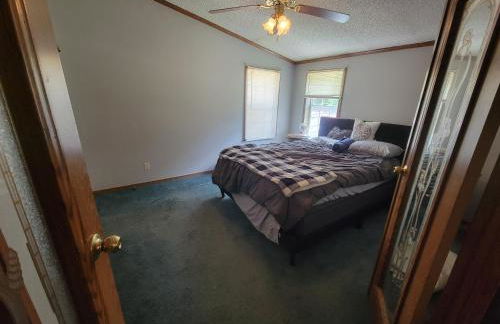 Camp Not Found - 3 Queen Bedrooms by the lake - Foto 16