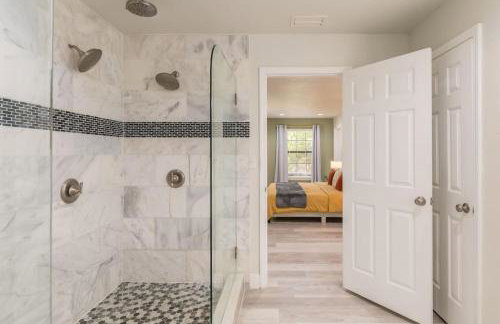 Entire Home with Air Hockey and Firepit - Photo 60