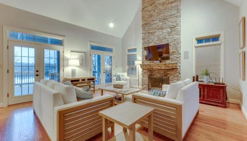 Waterfront Sherrills Ford Home with Pool and Boat Dock - Foto 4