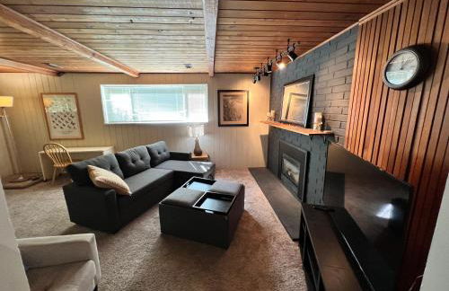 Spacious Retreat w/ Hot Tub. Perfect for Families - Photo 1