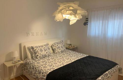 Yellow Submarine on the seafront - Foto 11