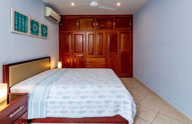 2-Bedroom Condo with Ocean View and Pool - Photo 2