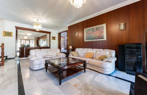 Villa con piscina en Churriana - Photo 29