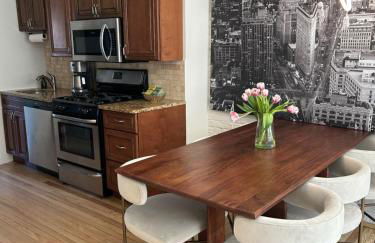 NEW! Historic Townhouse-14 min to WTC - Foto 17