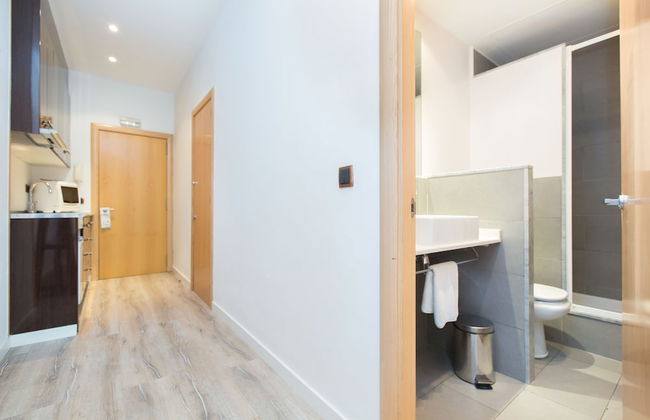 AinB Las Ramblas Colón Apartments - Foto 26