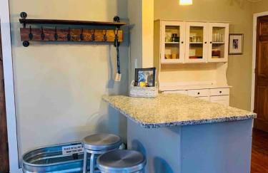 BEAUTIFUL Rustic Modern Remodel IDEAL Location!! - Foto 10