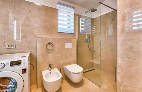 Amazing Home In Trget With Kitchen - Foto 26