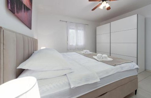 Four-Bedroom Holiday Home Lovinac With An Outdoor Swimming Pool 09 - Foto 44