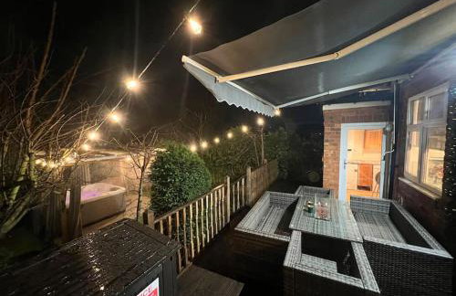 8min to City, Hot Tub House, Fire Pit, Free Parking - Foto 14