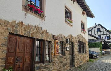 Haus am Burgturm Kronenburg - Foto 1