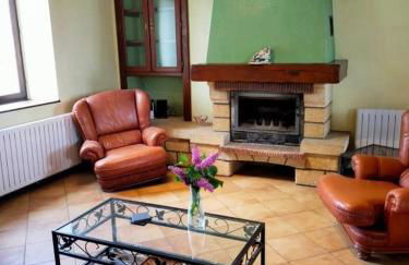 Rural farmhouse with patio, BBQ and fireplace - Photo 4