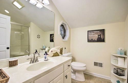 Lakefront Paradise with Fire Pit - Dogs Welcome! - Foto 14