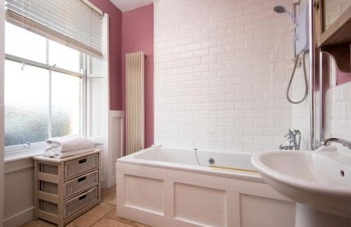 Pebble Cottage by Coast & Country Stays - Photo 6