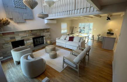 Poconos Modern Chalet I Hot Tub I Home Theater I Fenced Yard I Pet Friendly - Foto 11